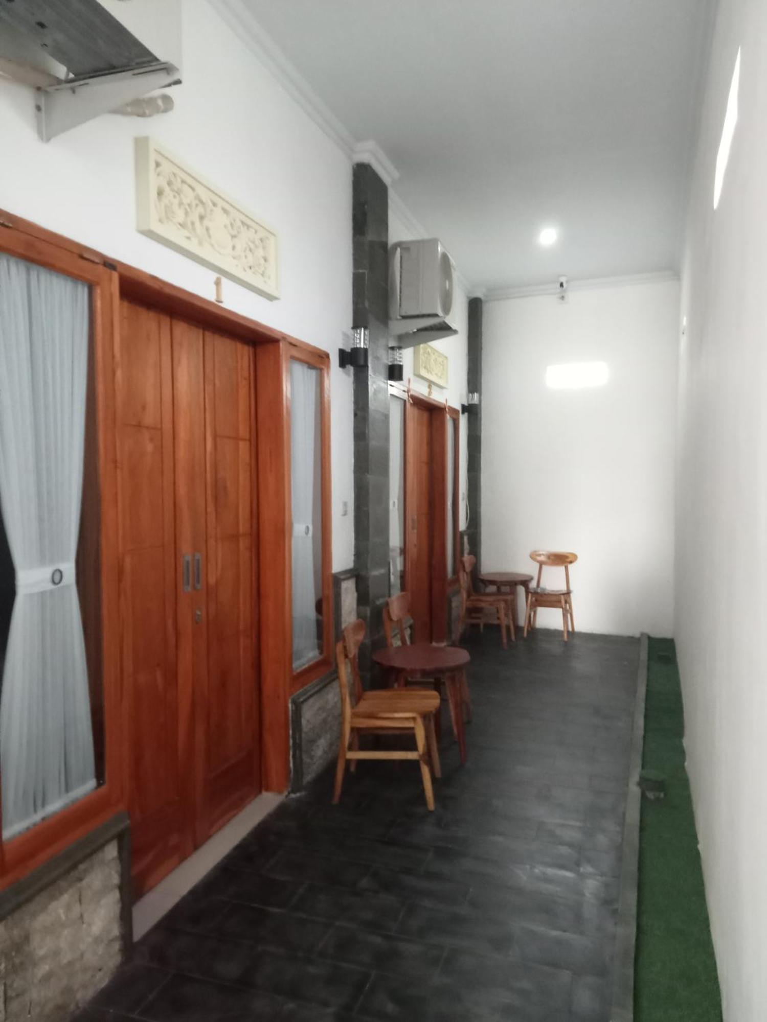 D'Transit Ξενοδοχείο Batununggul Εξωτερικό φωτογραφία